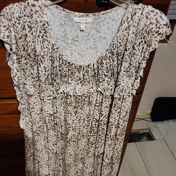 Maurice's Leopard Print Short Flutter Sleeve Top. Size 3x - Picture 2 of 5